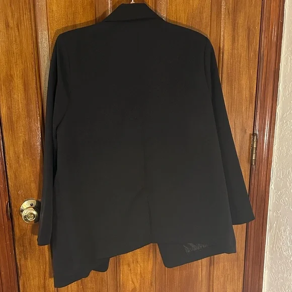 Old Navy Women's Taylor Fit Relaxed Black Blazer in MP - Picture 4 of 6